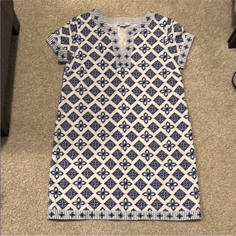 Vineyard Vines White and Navy Blue Geometric Shift Dress